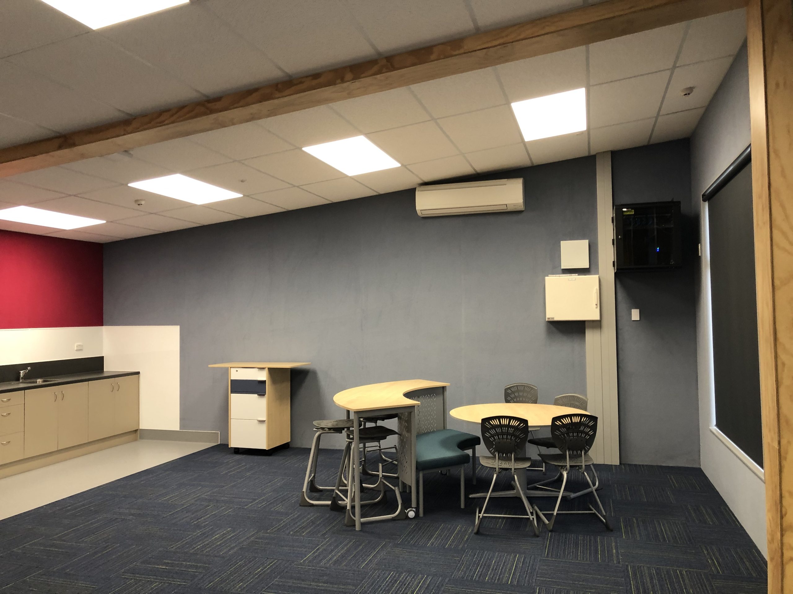 Lobell construction TKKM o Bernard Fergusson school project